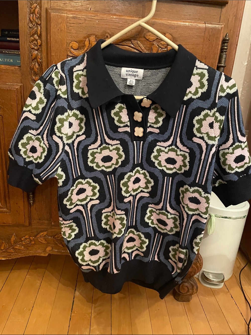 Unique Vintage Navy Floral Knit Polo with Pink & Green Motifs - Picture 5 of 6